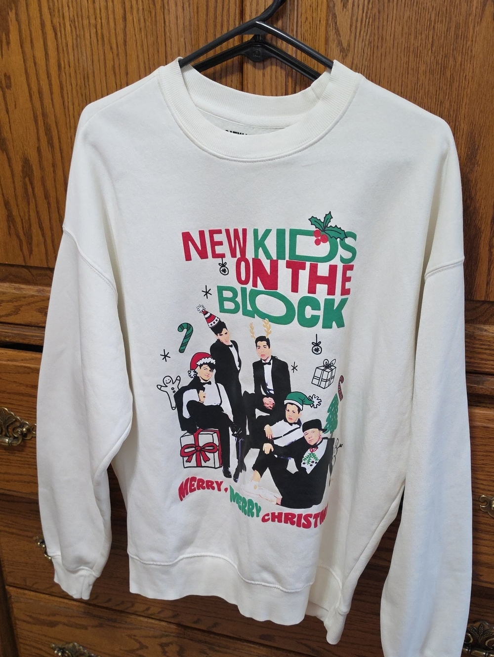 FOREVER 21 NKOTB White Holiday Graphic Sweatshirt